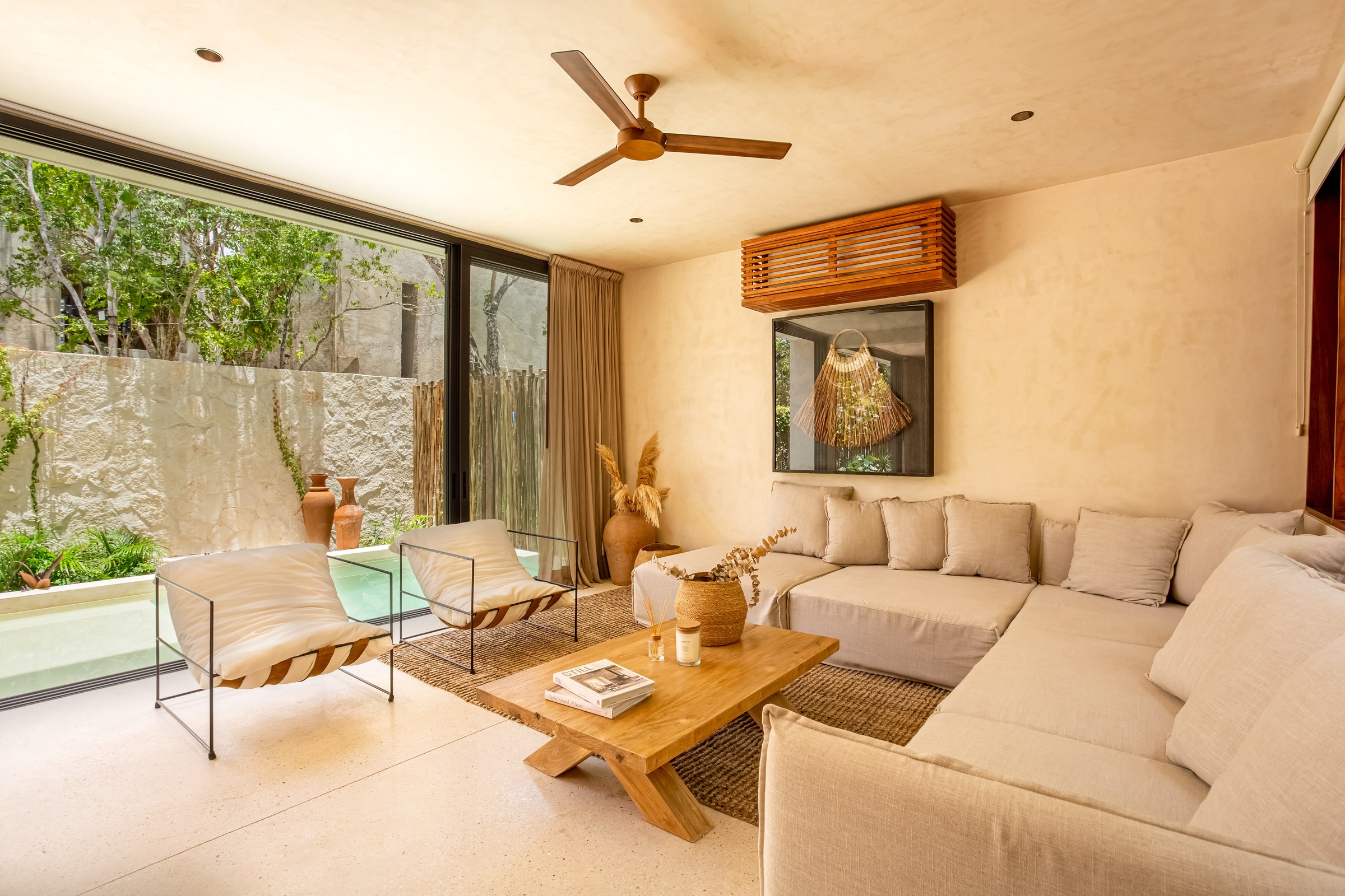Villa Luna open kitchen and living area