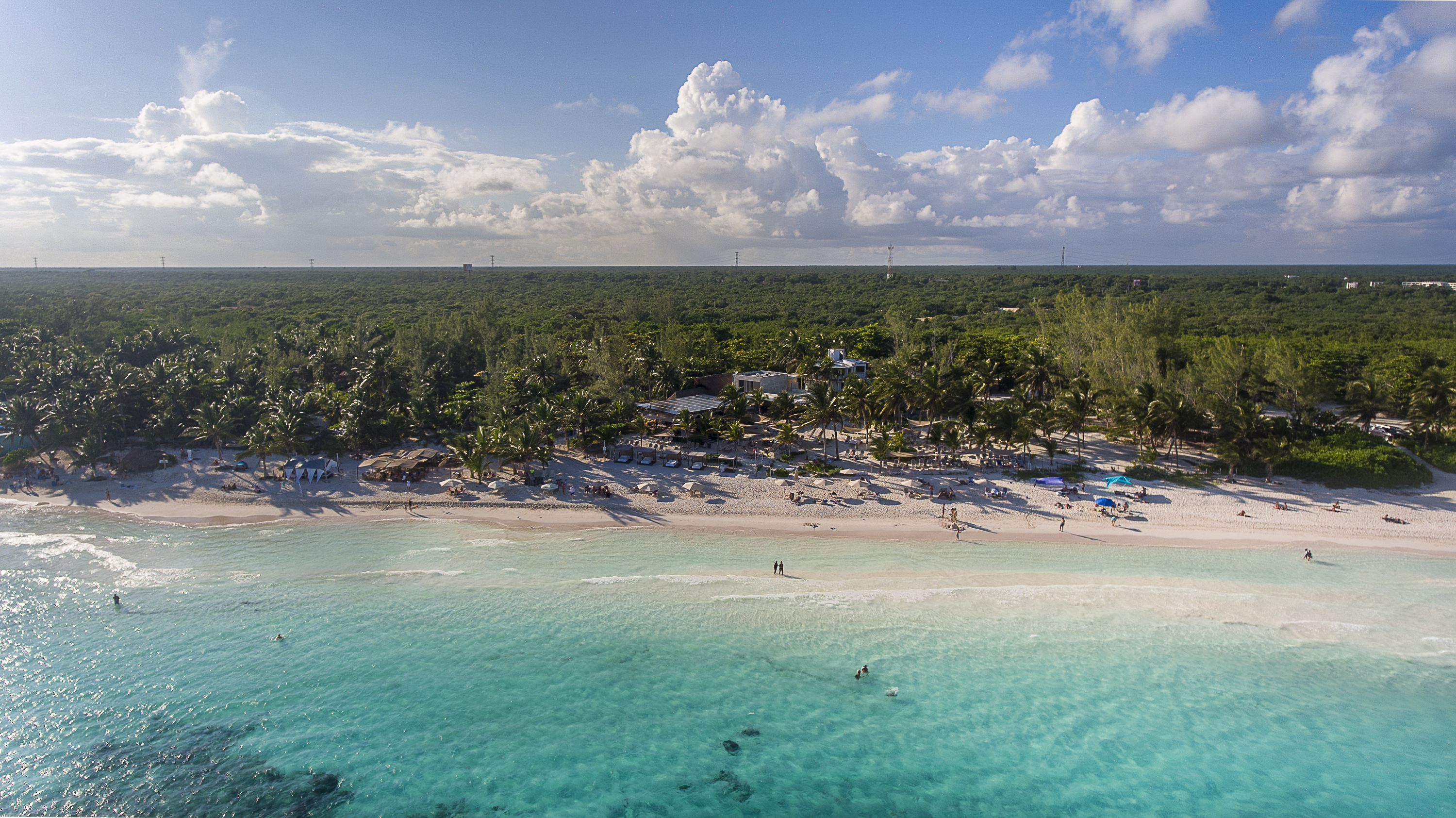 Aerial photograph of the Xpu-Ha coastline and the Oasis access road, Quintana Roo